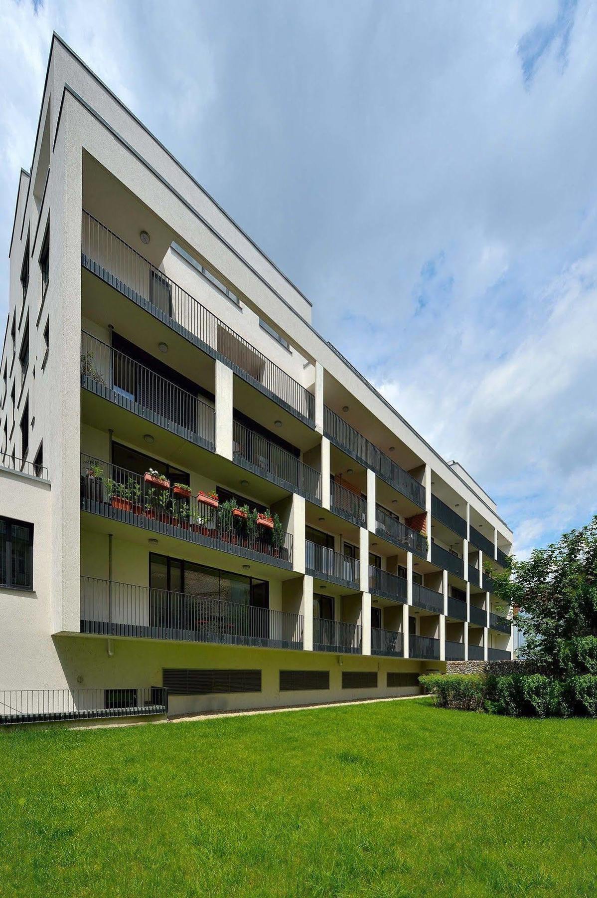 Ambiente Serviced Apartments - Dunajska Bratislava Dış mekan fotoğraf