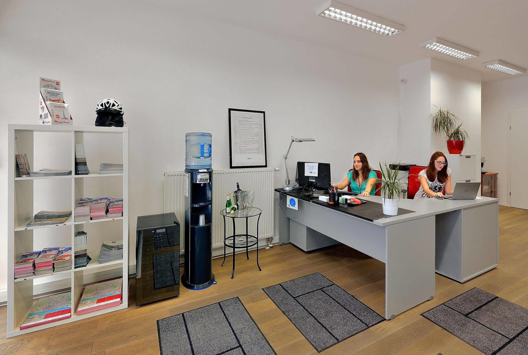 Ambiente Serviced Apartments - Dunajska Bratislava Dış mekan fotoğraf