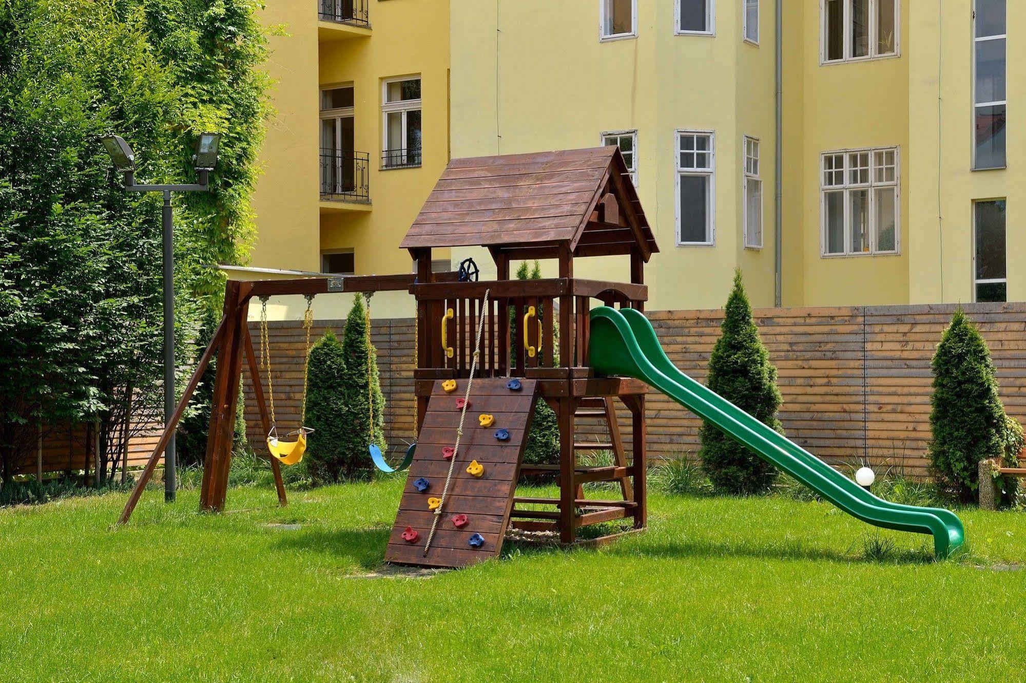 Ambiente Serviced Apartments - Dunajska Bratislava Dış mekan fotoğraf