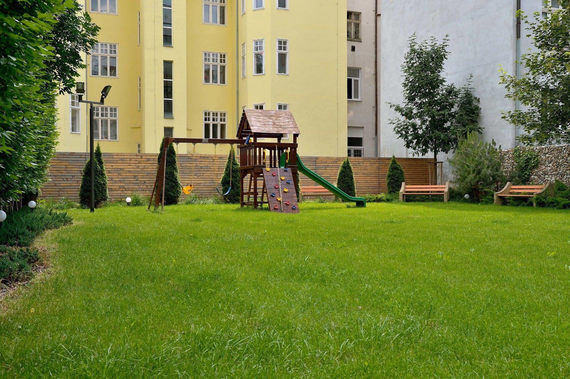 Ambiente Serviced Apartments - Dunajska Bratislava Dış mekan fotoğraf